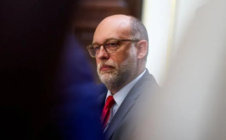 Trump administration starts laying off thousands of workers