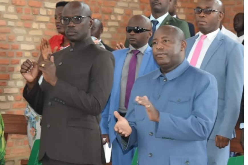 Biragoye kumenya uwutwara Uburundi hagati y’umukuru w’igihugu n’umukuru w’umugambwe CNDD-FDD.