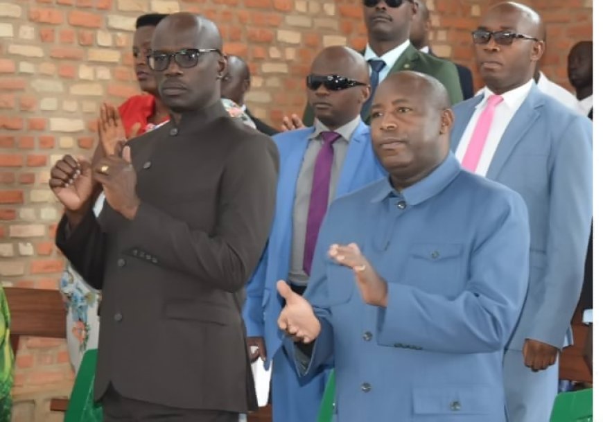 Biragoye kumenya uwutwara Uburundi hagati y’umukuru w’igihugu n’umukuru w’umugambwe CNDD-FDD.