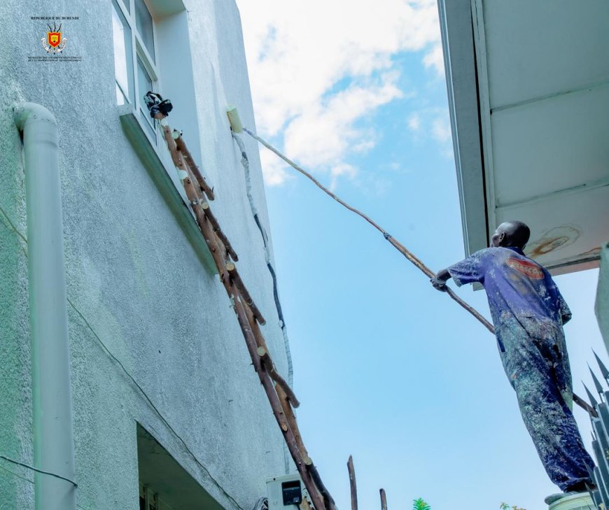 ​"Bâtiment du MAE : Entre dépenses suspectes et l'appel à récupérer les villas de Bunyoni"